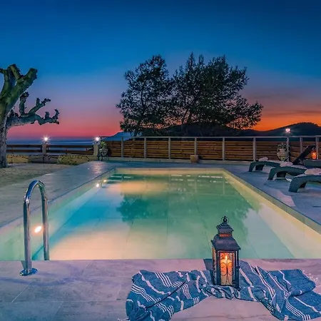 Kanalos - Family With Private Pool & Stunning Views, By Zantewize 빌라 *