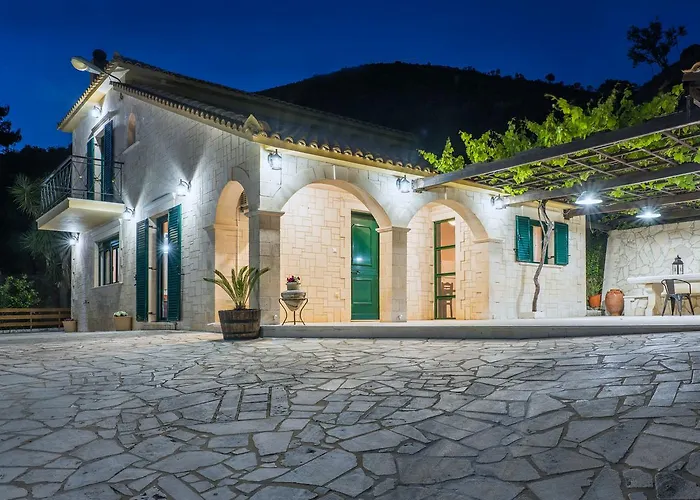 Kanalos - Family With Private Pool & Stunning Views, By Zantewize Kalamákion
