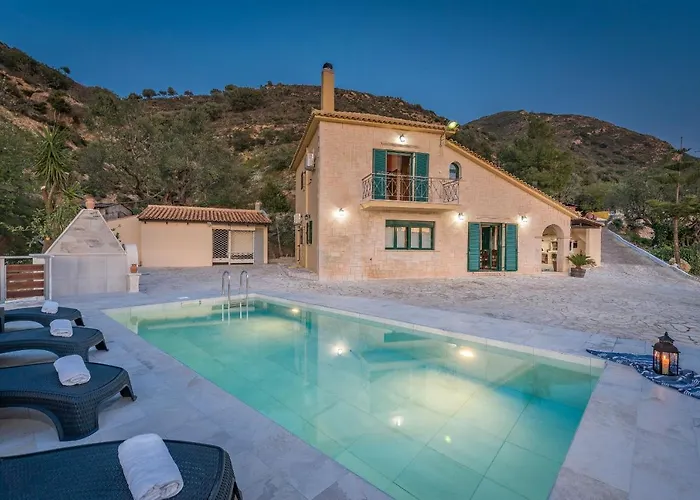 Kanalos - Family With Private Pool & Stunning Views, By Zantewize Kalamákion