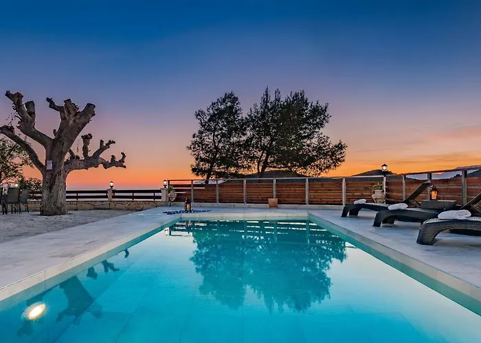 Kanalos - Family With Private Pool & Stunning Views, By Zantewize Kalamákion