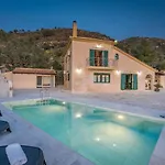Kanalos - Family With Private Pool & Stunning Views, By Zantewize Kalamákion