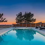 Kanalos - Family With Private Pool & Stunning Views, By Zantewize Kalamákion