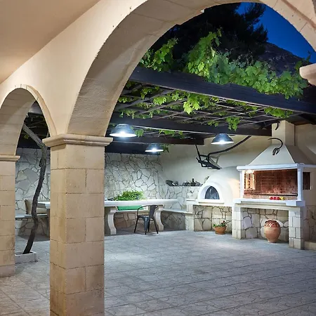 Kanalos - Family With Private Pool & Stunning Views, By Zantewize *